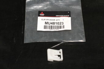 MU481023 CLIP,FR DOOR