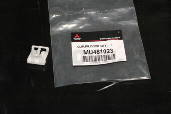 MU481023 CLIP,FR DOOR