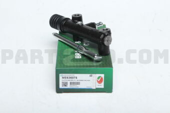 ME636075 CLUTCH MASTER CYL.W/O