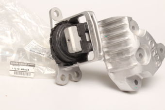 112104BA0A INSULATOR