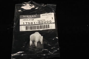 1756160U00 INSULATOR