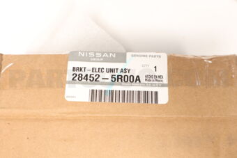 284525R00A BRACKET-DISTANC