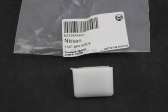 62226AX600 BRKT-BPR SIDE,R