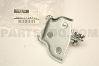 824113XA9E ROLLER ASSY-LH