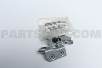 8462085E00 STRIKER ASSY-TRUNK LID LOCK