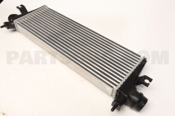 TYS3300433 INTERCOOLER HIACE19-UP]