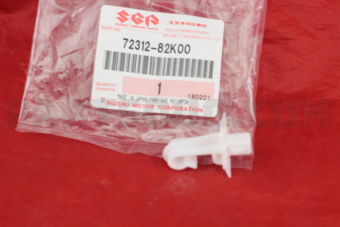 7231282K00 HOLDER, FRONT HOOD STAY