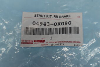 049430K090 Toyota STRUT KIT, RR DRUM