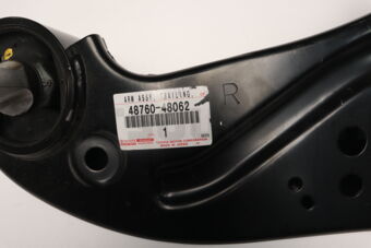 4876048062 Toyota ARM ASSY, TRAILING