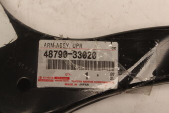 4879033020 Toyota ARM ASSY, UPR