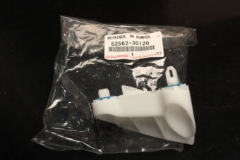 5256230120 Toyota RETAINER, REAR BUMPER, UPPER RH