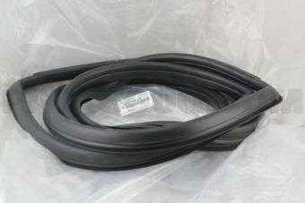 5612195J04 WEATHERSTRIP, WINDSHIELD