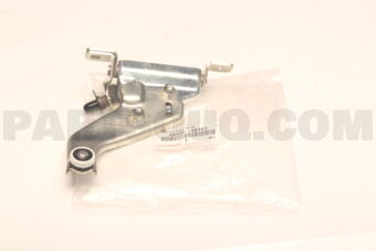 6831028101 Toyota ROLLER ASSY, SLIDE DOOR, UPPER RH