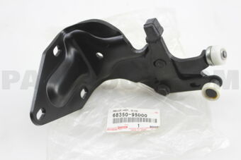 6835095D00 ROLLER ASSY, SLIDE DOOR, LOWER RH