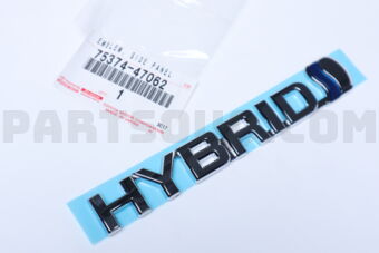 7537447062 EMBLEM  SIDE PANEL