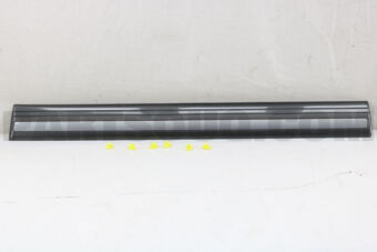 7573160120H2 Toyota MOULDING, FRONT DOOR, OUTSIDE RH