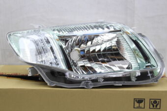 8113012C80 UNIT ASSY, HEADLAMP, RH