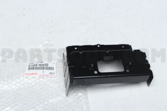 8139960030 BRACKET SUB-ASSY, SIDE STEP, NO.3