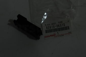 826100K010 BLOCK ASSY  FUSE