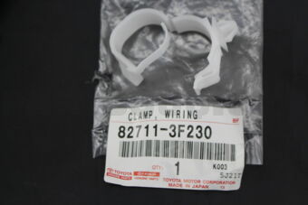 827113F230 CLAMP NO.1 (FOR WINDSEIELD WASHER)