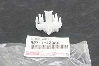 8271142080 CLAMP, WIRING
