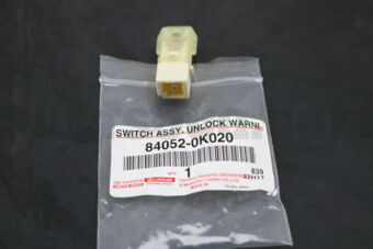 840520K020 SWITCH ASSY, UN-LOCK WARNING