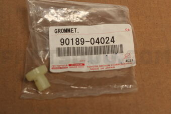 9018904024 Toyota GROMMET, SCREW(FOR GLOW PLUG)