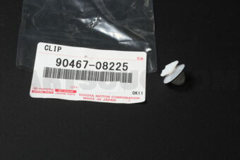 9046708225 CLIP (FOR QUARTER OPENING MOULDING