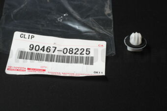 9046708225 CLIP (FOR QUARTER OPENING MOULDING