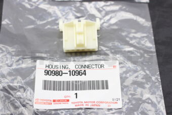 9098010964 Toyota HOUSING  CONNECTOR
