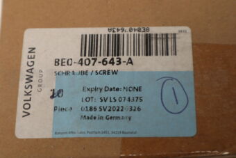 8E0407643A SCREW