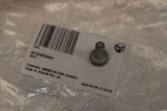 N10405604 BOLT