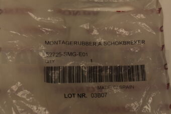 Honda 52725SMGE01 RUBBER BUSH,RR LW