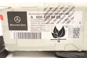MERCEDES A0004209403 BRAKE PAD RER-C(W205)
