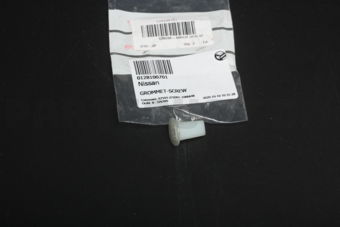 Nissan 0128100701 GROMMET-SCREW