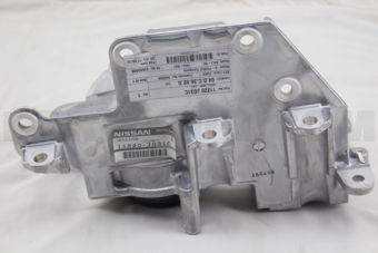 Nissan 11220JG31C INSUL ASSY-ENG