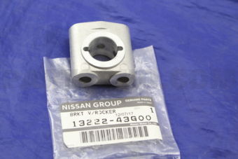 Nissan 1322243G00 BRACKET-ROCKER SHAFT