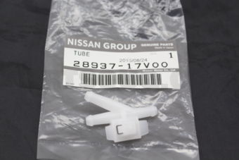 Nissan 2893717V00 CONNECTOR-HOSE