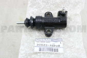 Nissan 3062048P0B CYLINDER ASSY-CLUTCH OPERATING