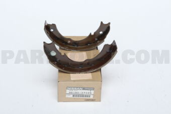Nissan 361600T025 SHOE SET-CENTER BRAKE