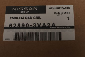 Nissan 628903VA2A EMBLEM FRONT