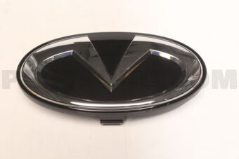 Nissan 628905DA0A EMBLEM FRONT