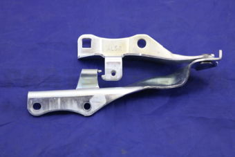Nissan 65400CD70A HINGE ASSY-HOOD RH