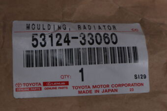 Toyota 5312433060 MOULDING RADIATOR