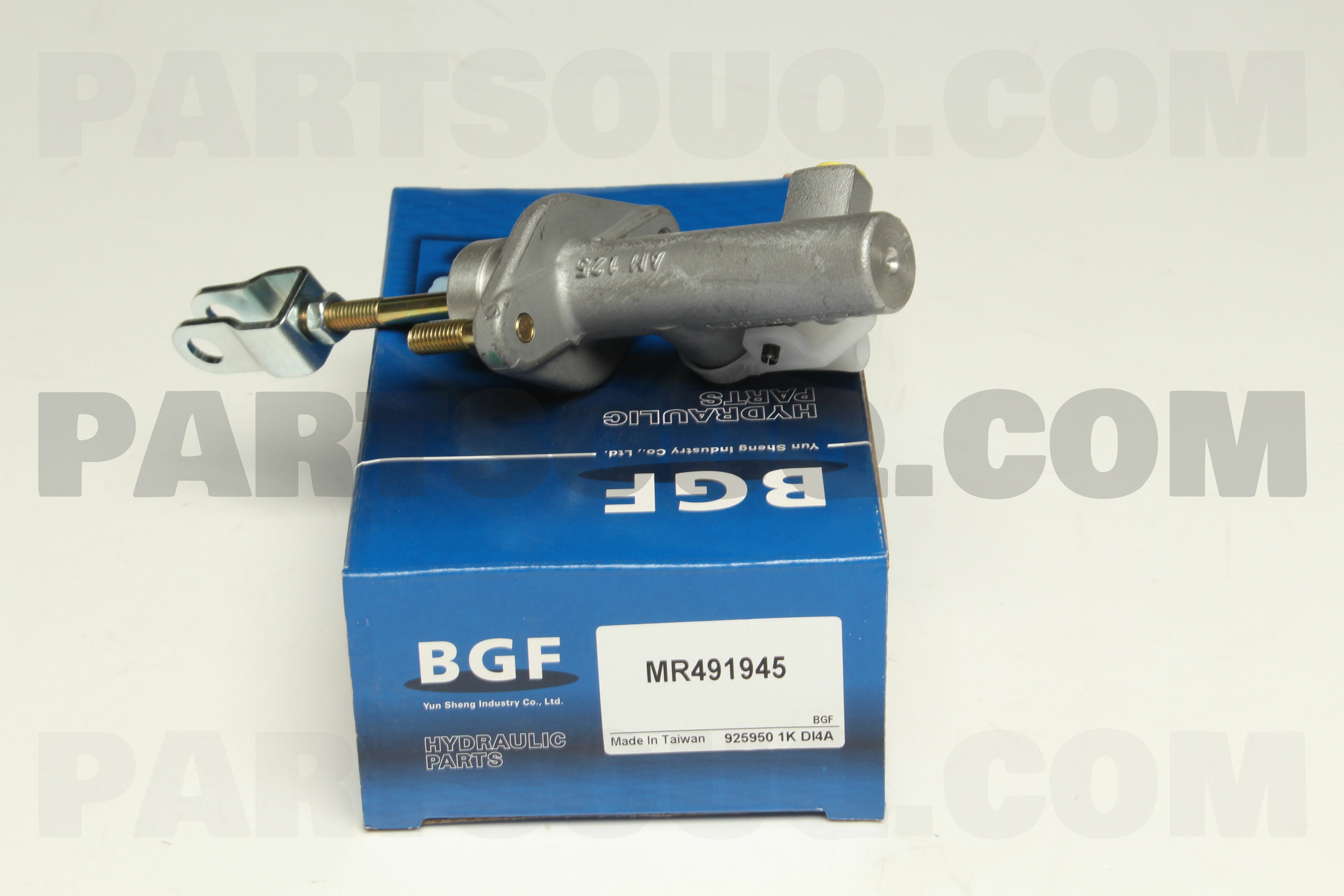 CLUTCH MASTER CYLINDER ASSY MR491945 | BGF Parts | PartSouq