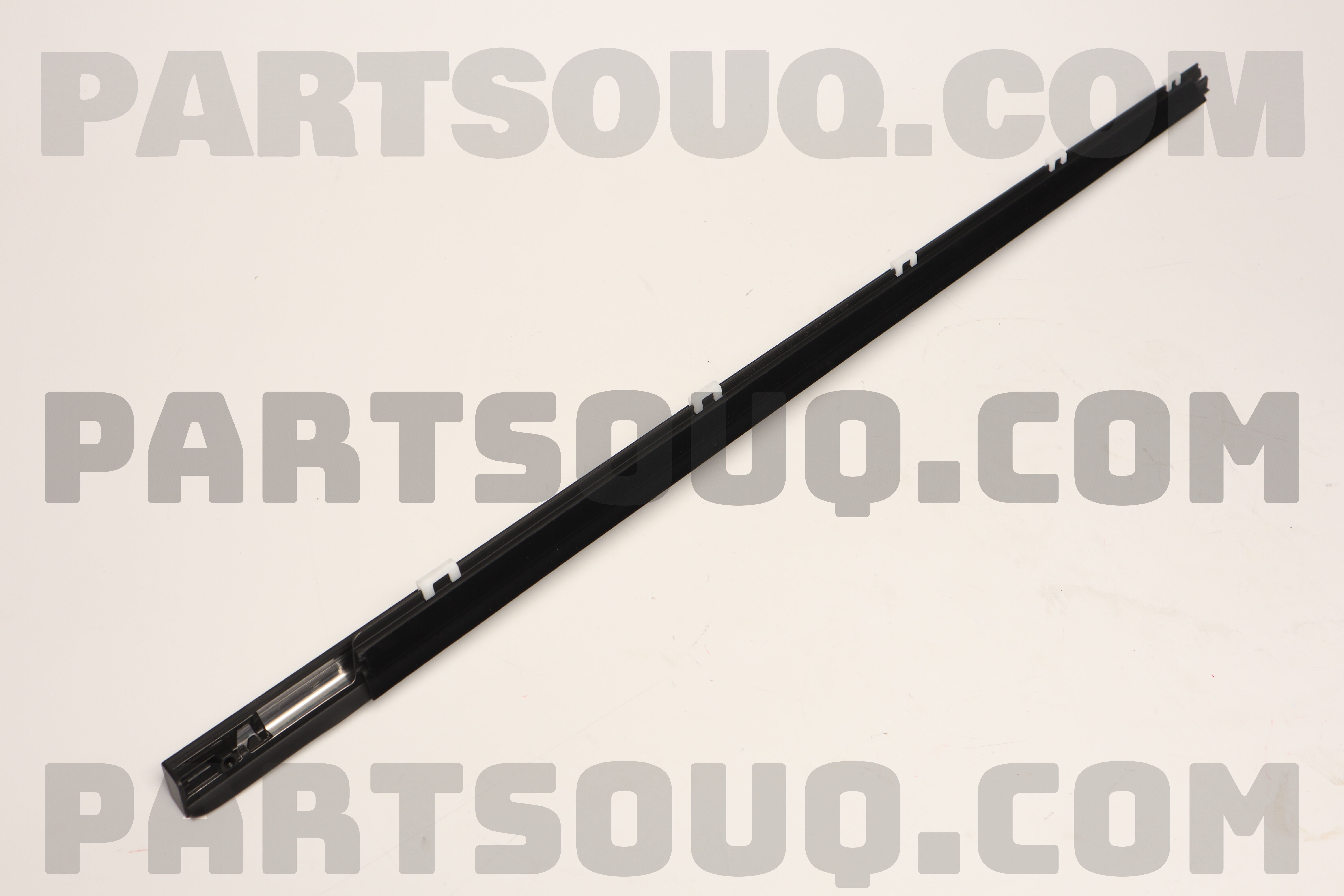 W/STRIP ASSY-FR DR BELT O/S RH 822201H000 | Hyundai / KIA Parts