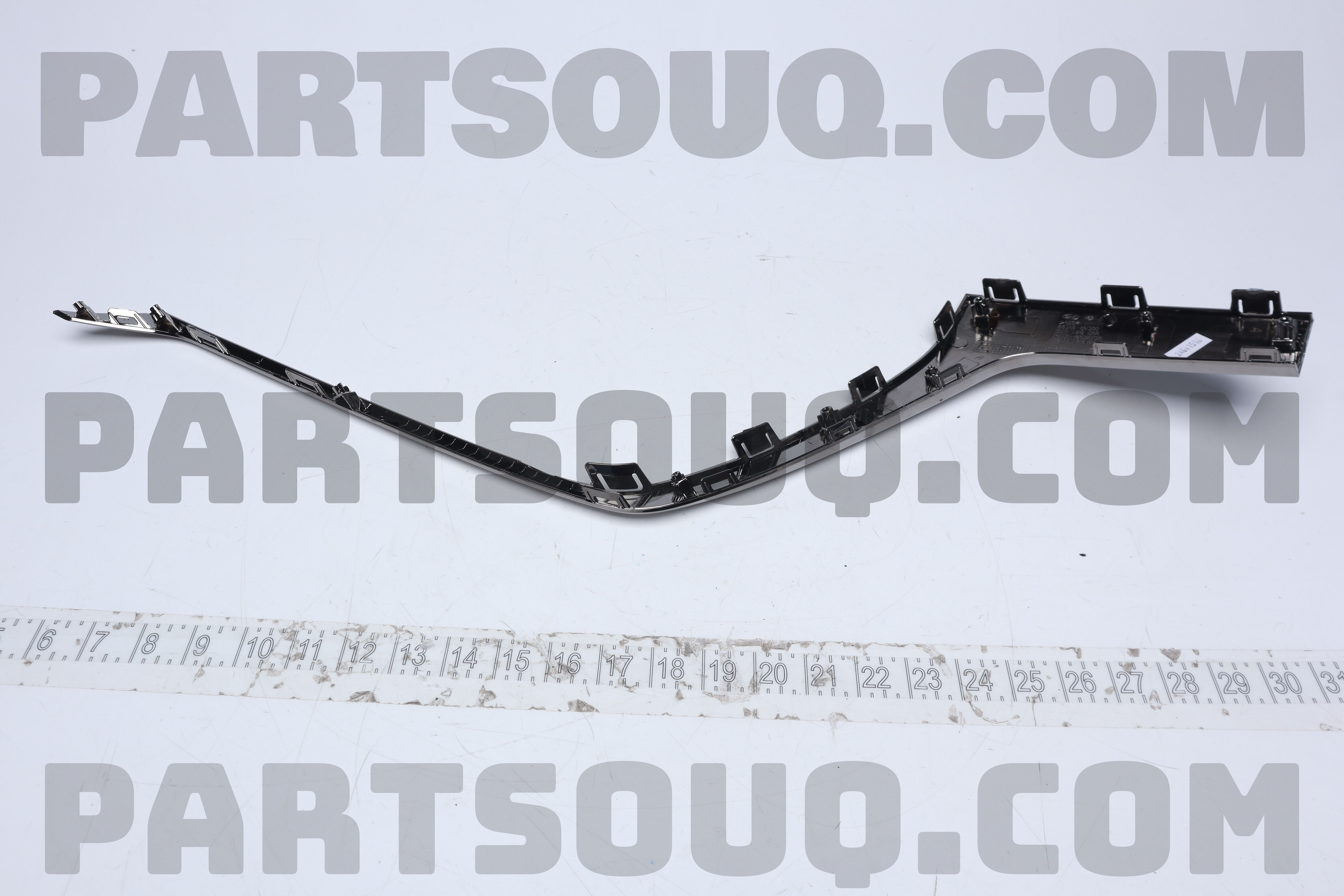 PIECE-RADIATOR GRILLE,RH 863A8BV300 | Hyundai / KIA Parts | PartSouq
