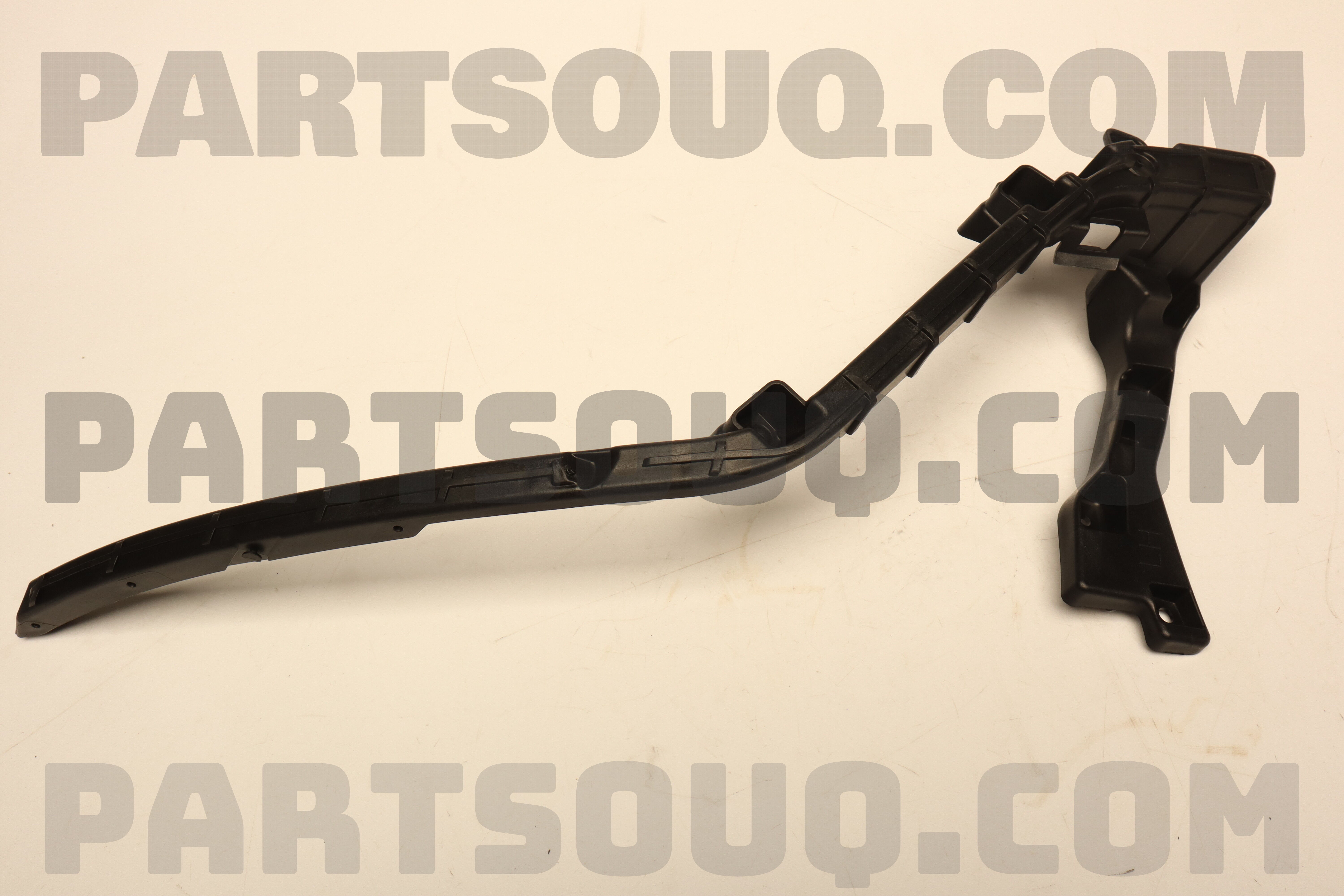 BRACKET ASSY-FR BUMPER SD UPR 86525R0000 | Hyundai / KIA Parts | PartSouq