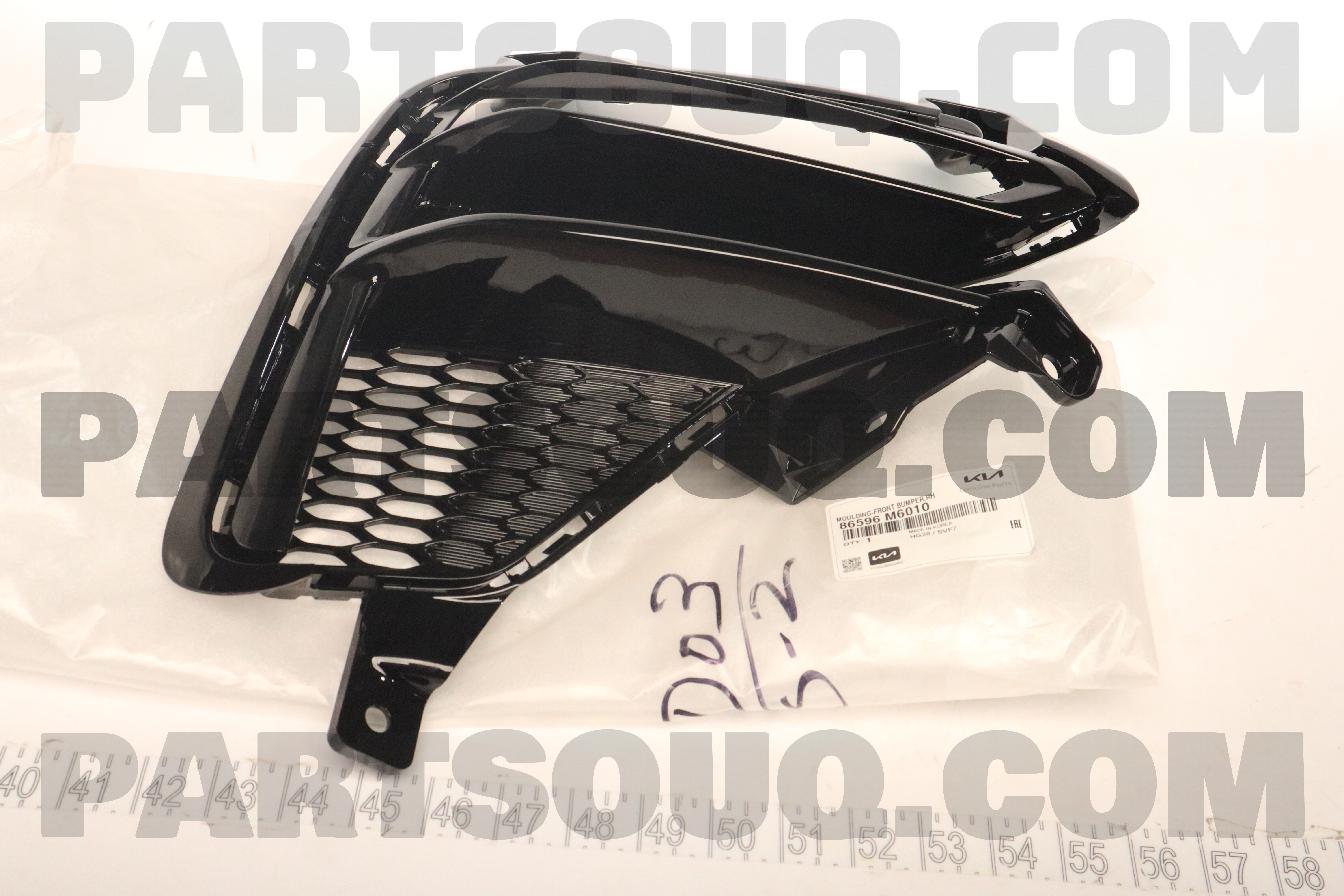 MOULDING-FRONT BUMPER,RH 86596M6010 | Hyundai / KIA Parts | PartSouq