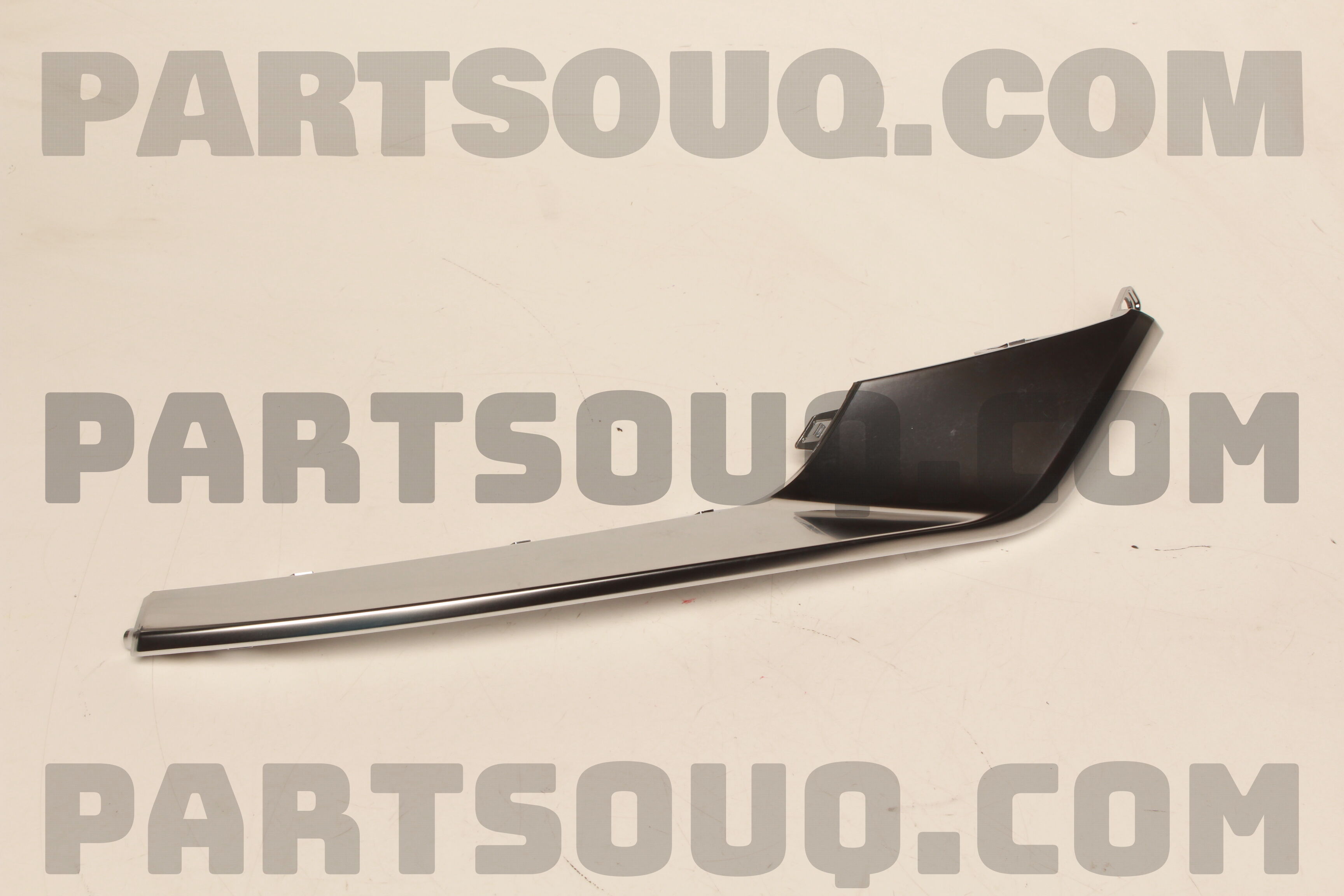 MOULDING-FRONT BUMPER,RH 86596R0020 | Hyundai / KIA Parts | PartSouq
